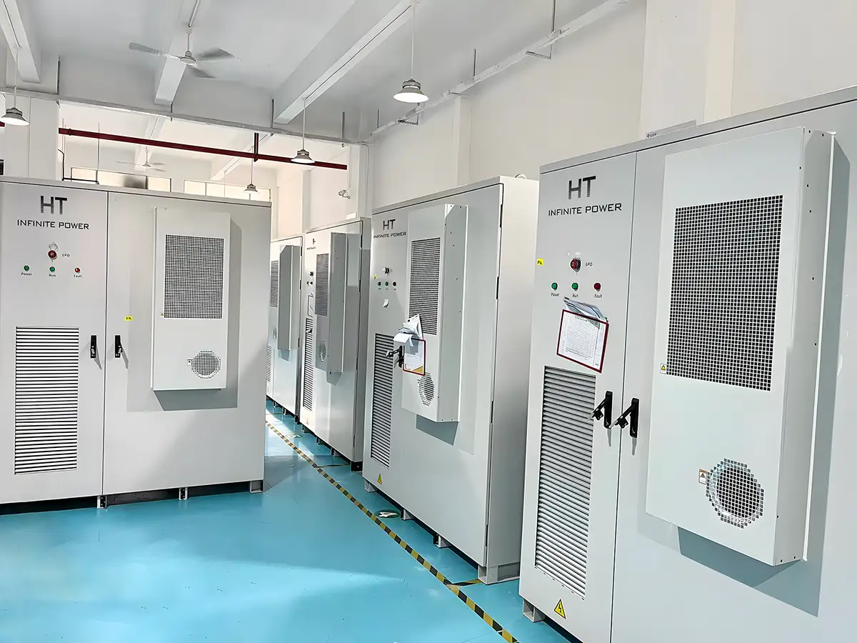 Projets d’alimentation énergétique par stockage d’énergie extérieur de HT Infinitepower